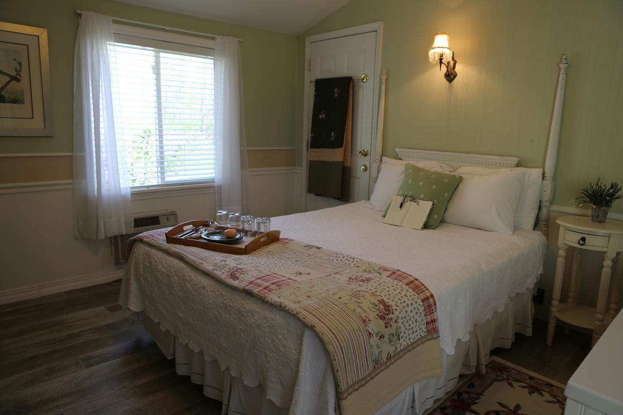 Martha'S Vineyard B & B South Haven Exterior photo